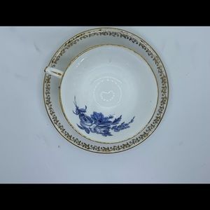 Aynsley tea cup and saucer set